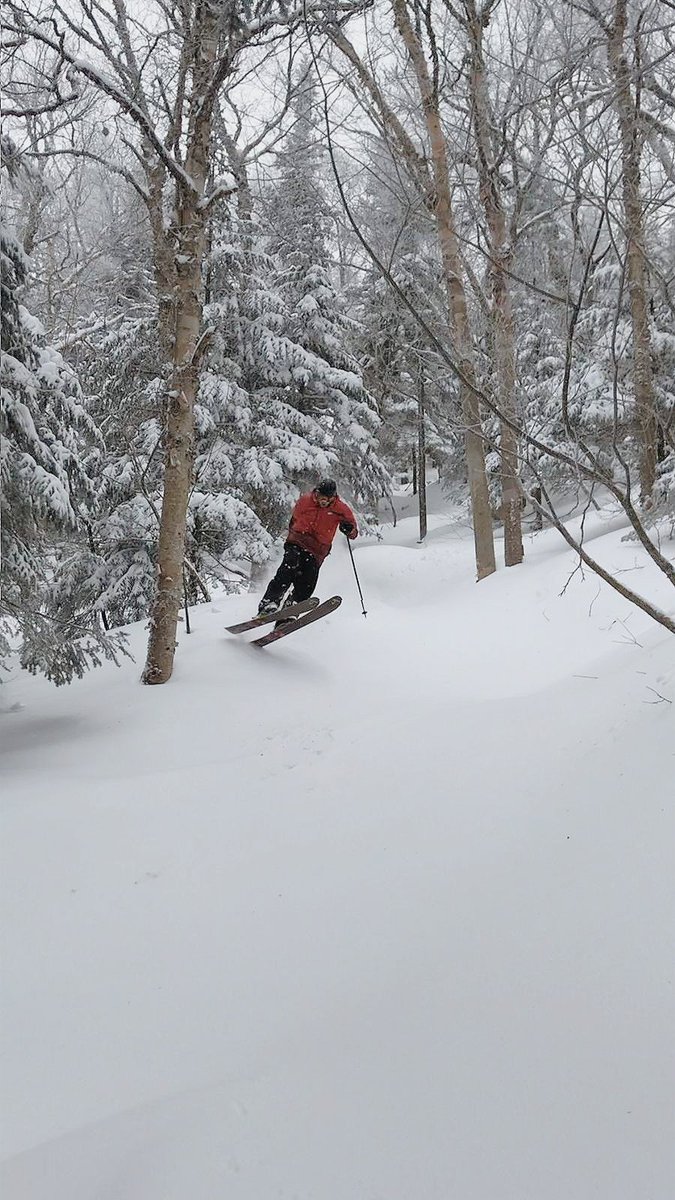 wkndexplorers's tweet photo. Ripping up some of the last powder of the season @KillingtonMtn ❄️ hopefully one more winter storm before spring. Keeping our fingers crossed! https://t.co/LFOfQVMyjO