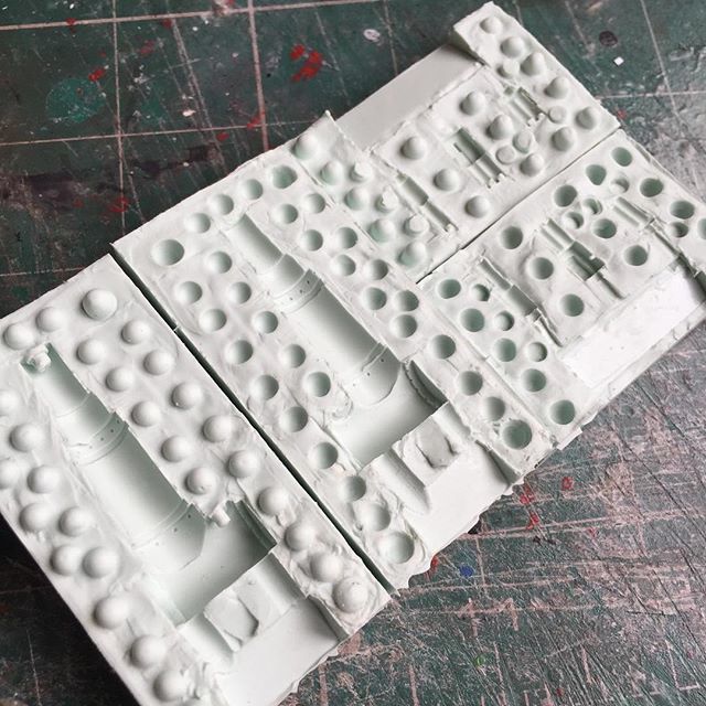 Beyondthetable's tweet photo. Here’s the finished moulds for the custom conquerer turret. Though I think I need to come up with a new name for the gun.
.
.
#warhammer40k #warhammer40000 #astramilitarum #deathkorpsofkrieg #tabletopminiatures #scratchbuild #scratchbuilt #tanks #scalemo… https://t.co/6nRdW2M79x https://t.co/yLiWsdGCI1