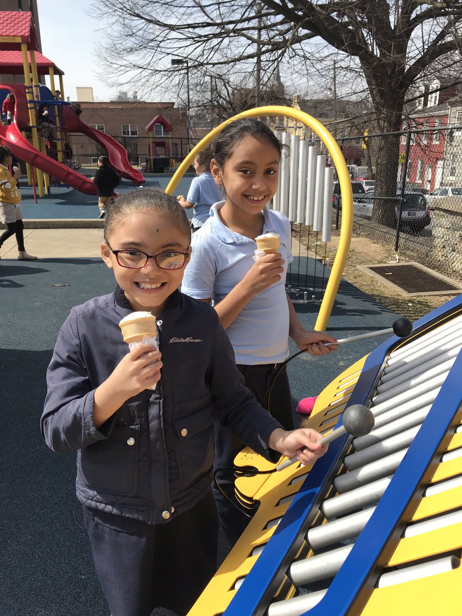 SDoLancaster's tweet photo. Carter &amp; MacRae students enjoying🍦on the first day of spring! https://t.co/FJeTmoZTRX