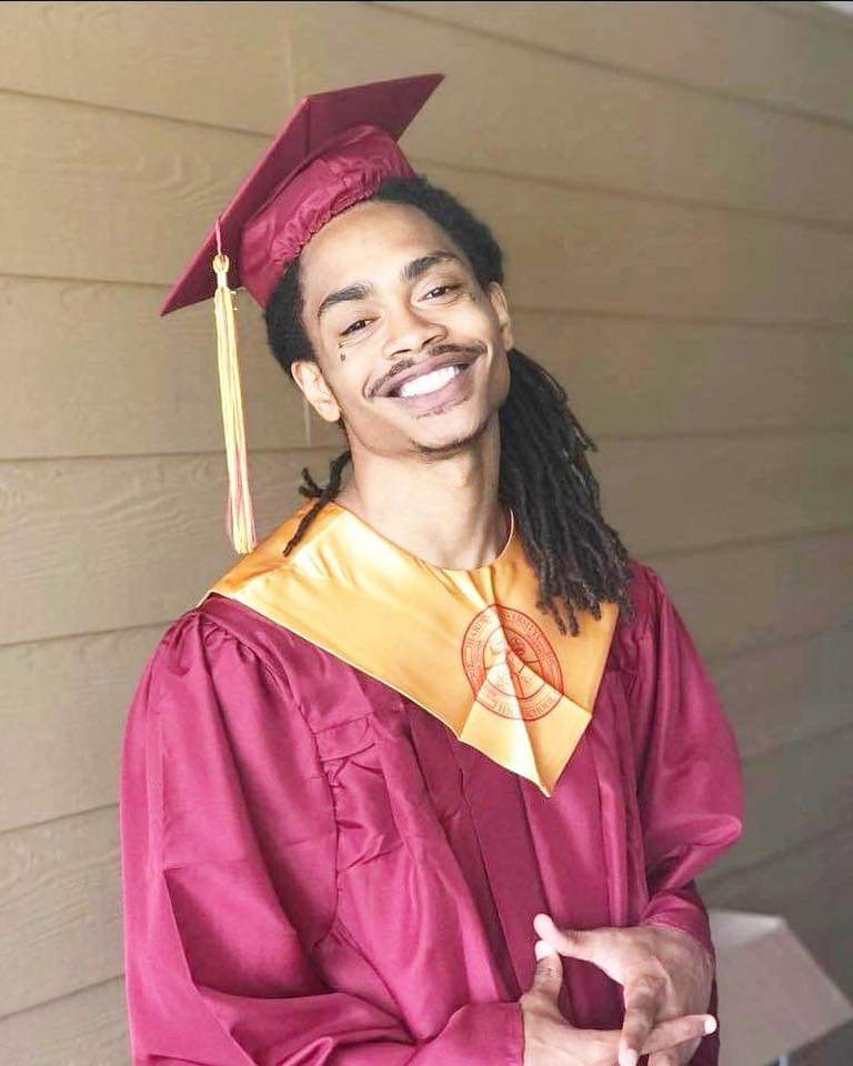 SirOlSkool's tweet photo. Taemon Blair, 21-years-old, Straight A Student, West Charlotte High School Graduate, Brother, Son, Soon to be Father, Truck Driver
Lynched in the trailer of his 18 wheeler on March 15, 2019, in Fort Wayne, Indiana. How come this isn't being splashed across all media? https://t.co/EUupoFeGtC