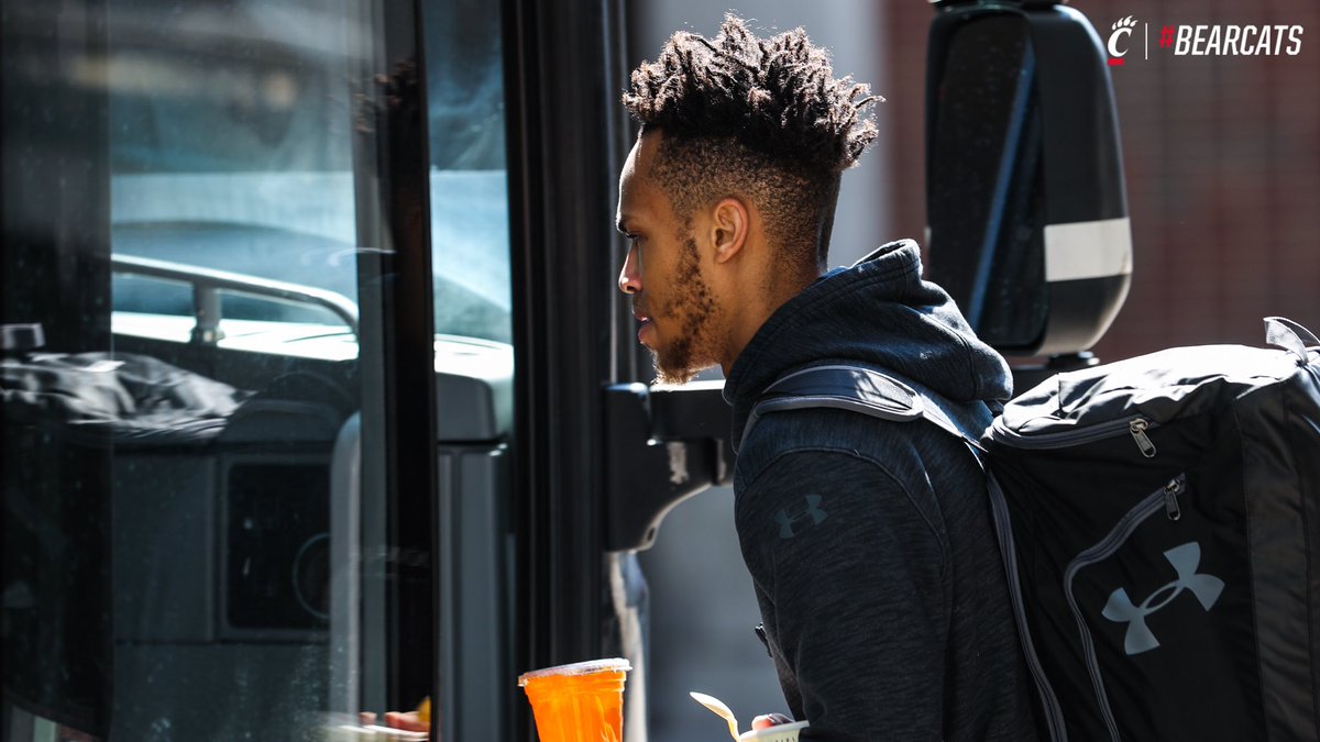 GoBearcatsMBB's tweet photo. The #Bearcats are off to Columbus!

#MarchMadness https://t.co/VfkKcuiJRX