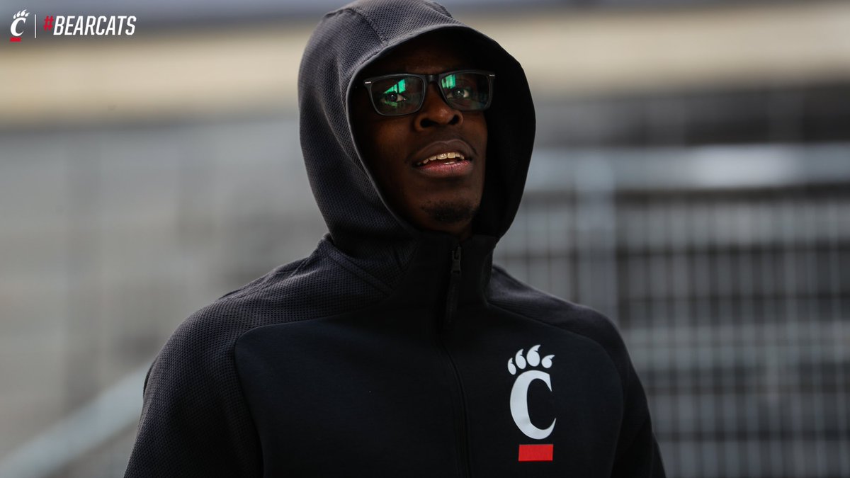 GoBearcatsMBB's tweet photo. The #Bearcats are off to Columbus!

#MarchMadness https://t.co/VfkKcuiJRX