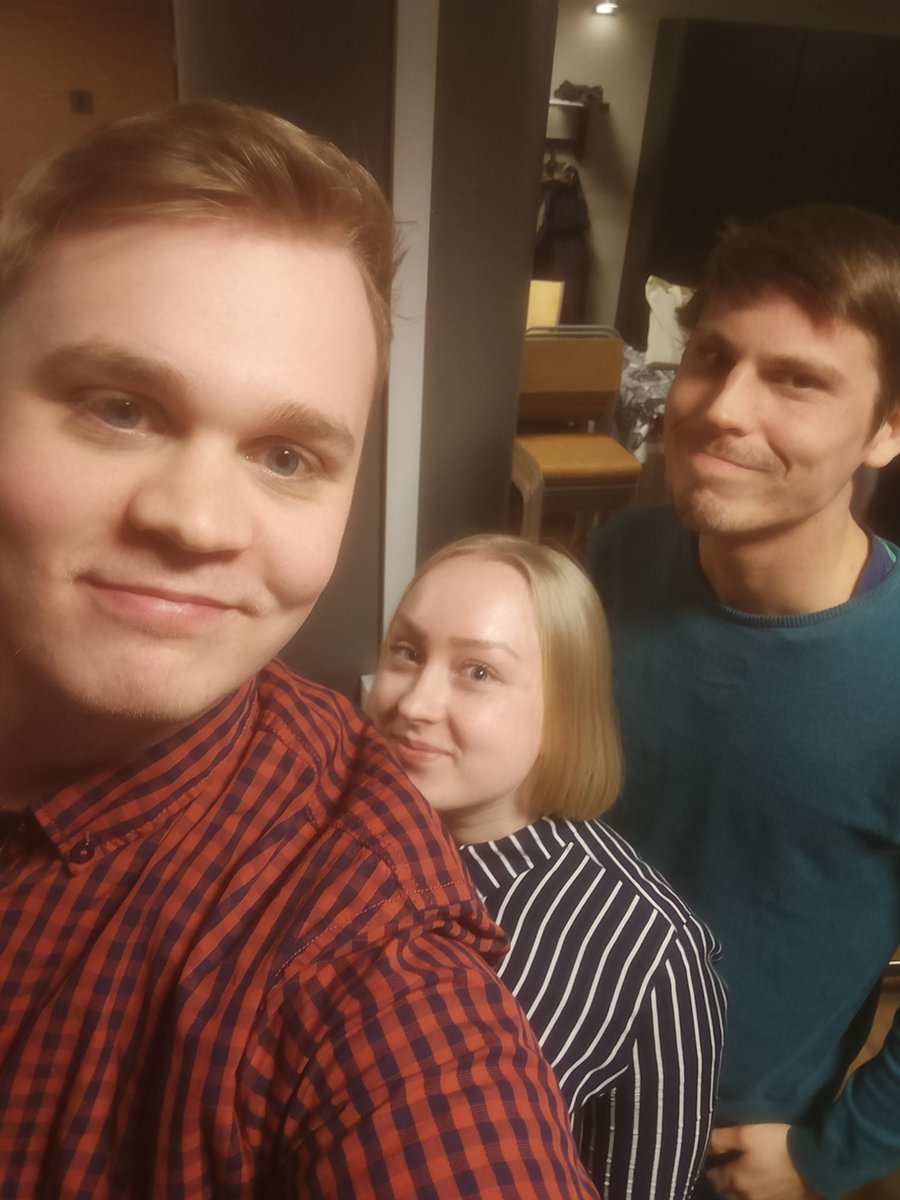 Keski-Suomen Journalistien hallitukseen tulevalle vuodelle valittiin kolme lööppiläistä, Henri Häkkinen, Tuuli Rantasalo ja Topias Peltonen. <a href="/HenriHakkinen/">Henri Häkkinen</a> @toppeltonen <a href="/TuuliRantasalo/">Tuuli Rantasalo</a>