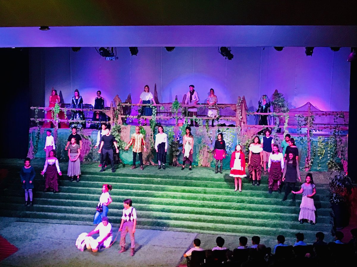 kSABPrincipal's tweet photo. Another mind blowing performance, I’m so very proud of the cast and production team for all that they’ve achieved. #ksabcollaboration #ksablife https://t.co/JWt8NUXbqX