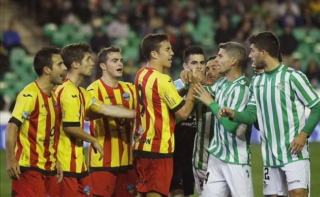 Jaime Mata, el delantero de moda en España, ya se cruzó con el #RealBetis hace algunas temporadas. ¿Lo recuerdas?
➡http://ondabetica.es/2019/03/20/dia-jaime-mata-se-estreno-villamarin/ …