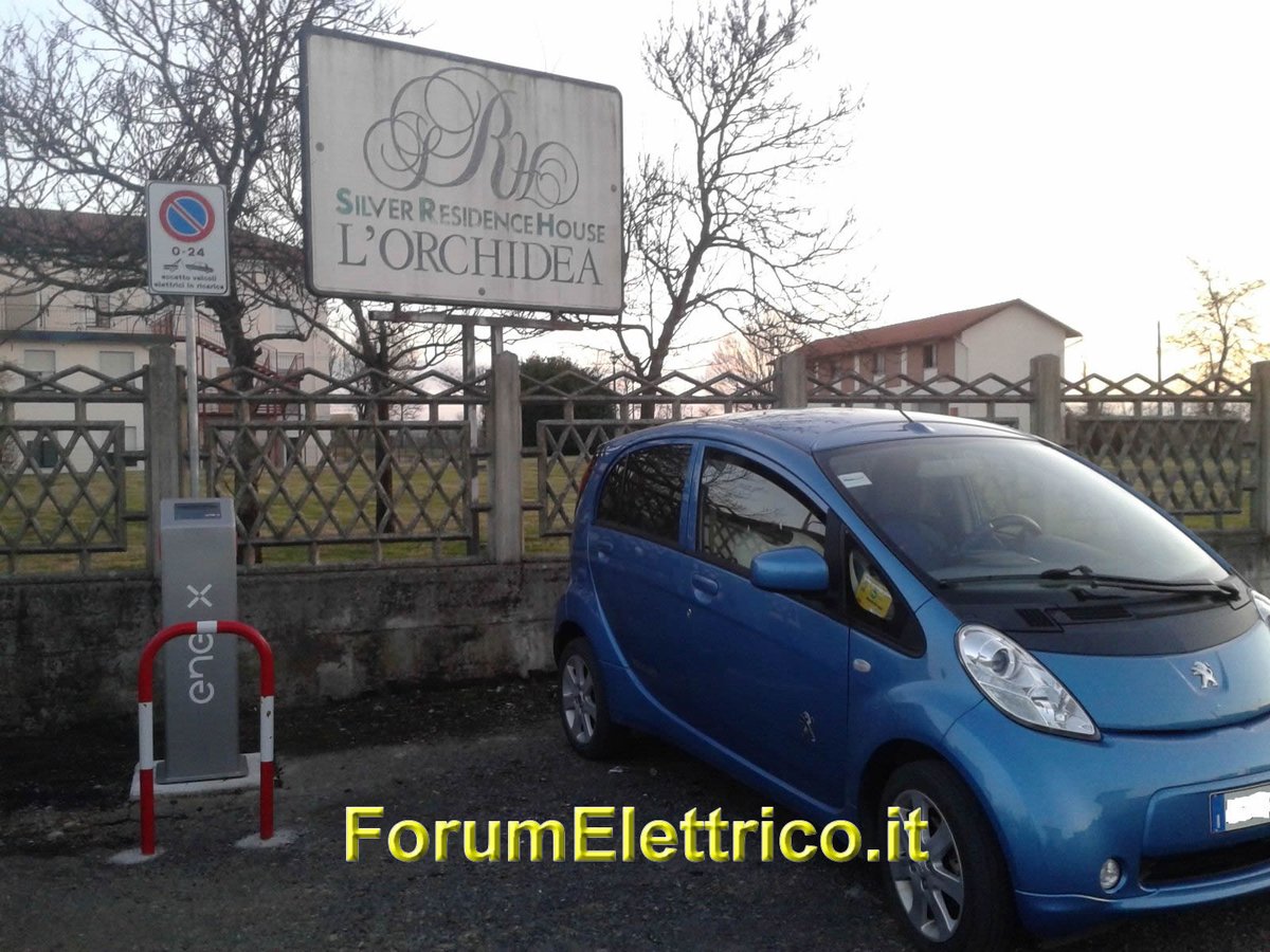 forumelettrico's tweet photo. La nuova stazione di ricarica per veicoli elettrici Enel X da 22 kW ubicata a Castelferro di Predosa , provincia di Alessandria : installata ma ancora in attesa di attivazione https://t.co/pYNpC3R0U8 #Alessandria #Predosa #Castelferro https://t.co/2v7HDcW3d8