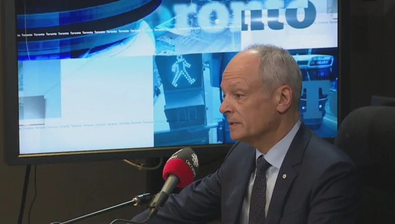 UofT's tweet photo. "We have to do a better job of making sure students know where to turn" for mental health supports, says #UofT President Meric Gertler on @MetroMorning with @MattGallowayCBC. 🎧 https://t.co/b5HhnnuDGY https://t.co/xQhq1AV4gG