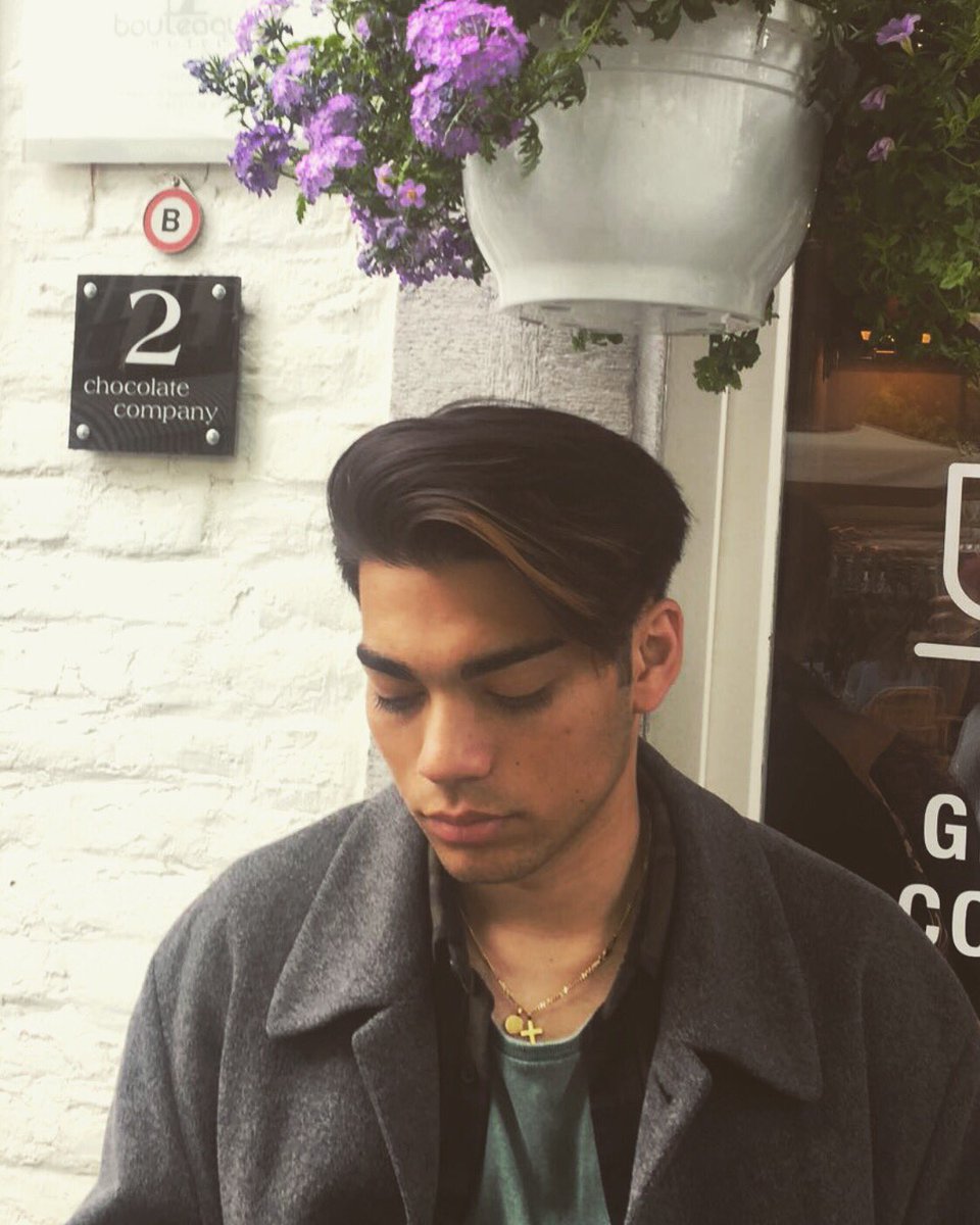gertleoengels's tweet photo. #newhair #firstphoto #on #twitter #Netherlands #maastricht #chocolatecompany 🍫 https://t.co/0ugiwfsIX0