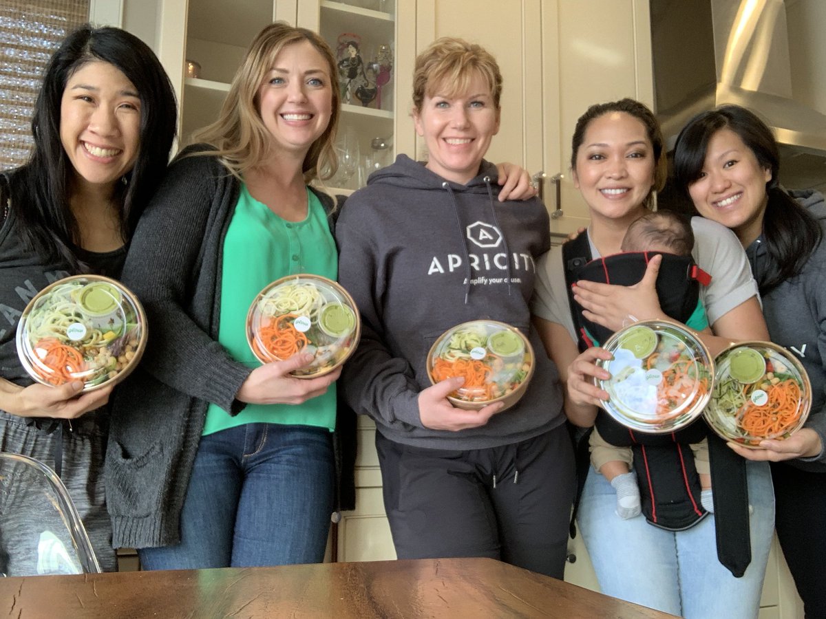 Happy first day of spring! What better way to enjoy the warmer weather than with THE SHARA from @GlowJuicery! Only available until March 31 with 10% of proceeds going towards <a href="/EPSFoundation/">EPS Foundation</a> 💐🎒📚 #yeg #kinders #lunch