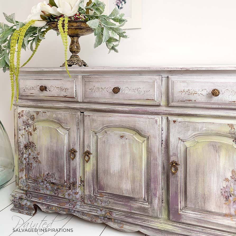 SalvagedIns's tweet photo. Check out this beautiful buffet makeover. The adhesive silk screen technique is doing wonders!  

#salavgedinspirations #paintedfurniture #buffetmakeover #silkscreen #transfers #furnituretransfers #DIY #rustic #furnituremakeover https://t.co/GTQhODGN3f