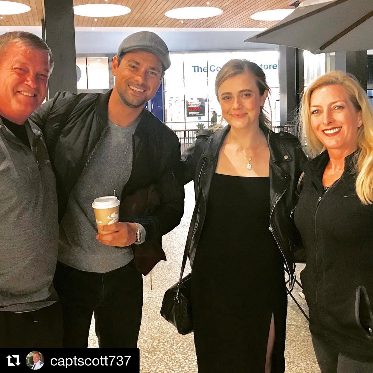 Fans | “Ran into the stars of MANIFEST in Beverly Hills! Melissa & JR were so nice, we chatted about airline life, the hit show, & how airline crews love the series! They were so nice & engaging, we loved meeting them!
#airlinelife #manifest” 
📸 captscott737 on Instagram