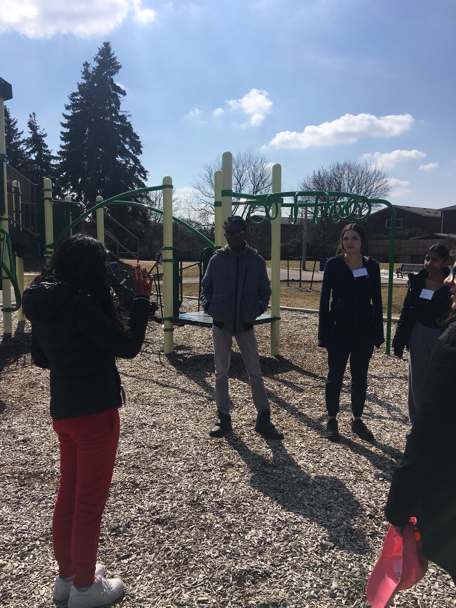 mrskennedypeel's tweet photo. Buck leaders facilitating DPA games on the first day of Spring #integration #reverseintegration @bcssbucks #getoutside #stayactive https://t.co/HVlW8rtbKt