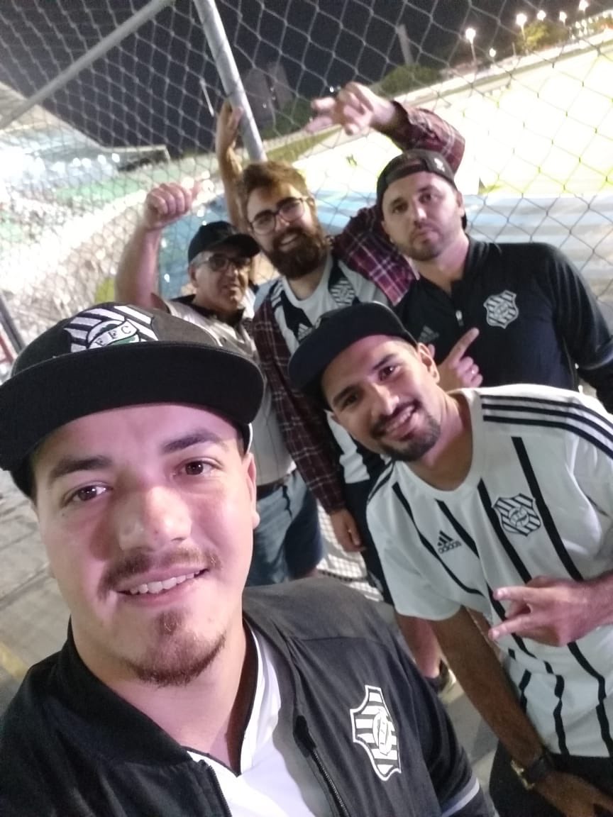 Deixa a Rádio Figueira contar uma novidade: olha quem está em Blumenau acompanhado o <a href="/FigueirenseFC/">Figueirense FC</a>...  <a href="/ffcnaestrada/">Figueira na Estrada</a>