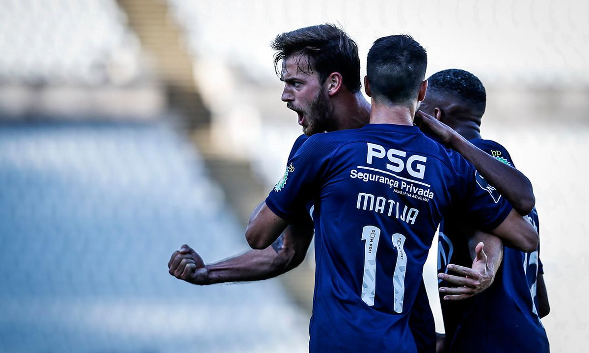 Belenenses bate Badajoz e conquista Troféu Ibérico
maisfutebol.iol.pt/matija-ljujic/…