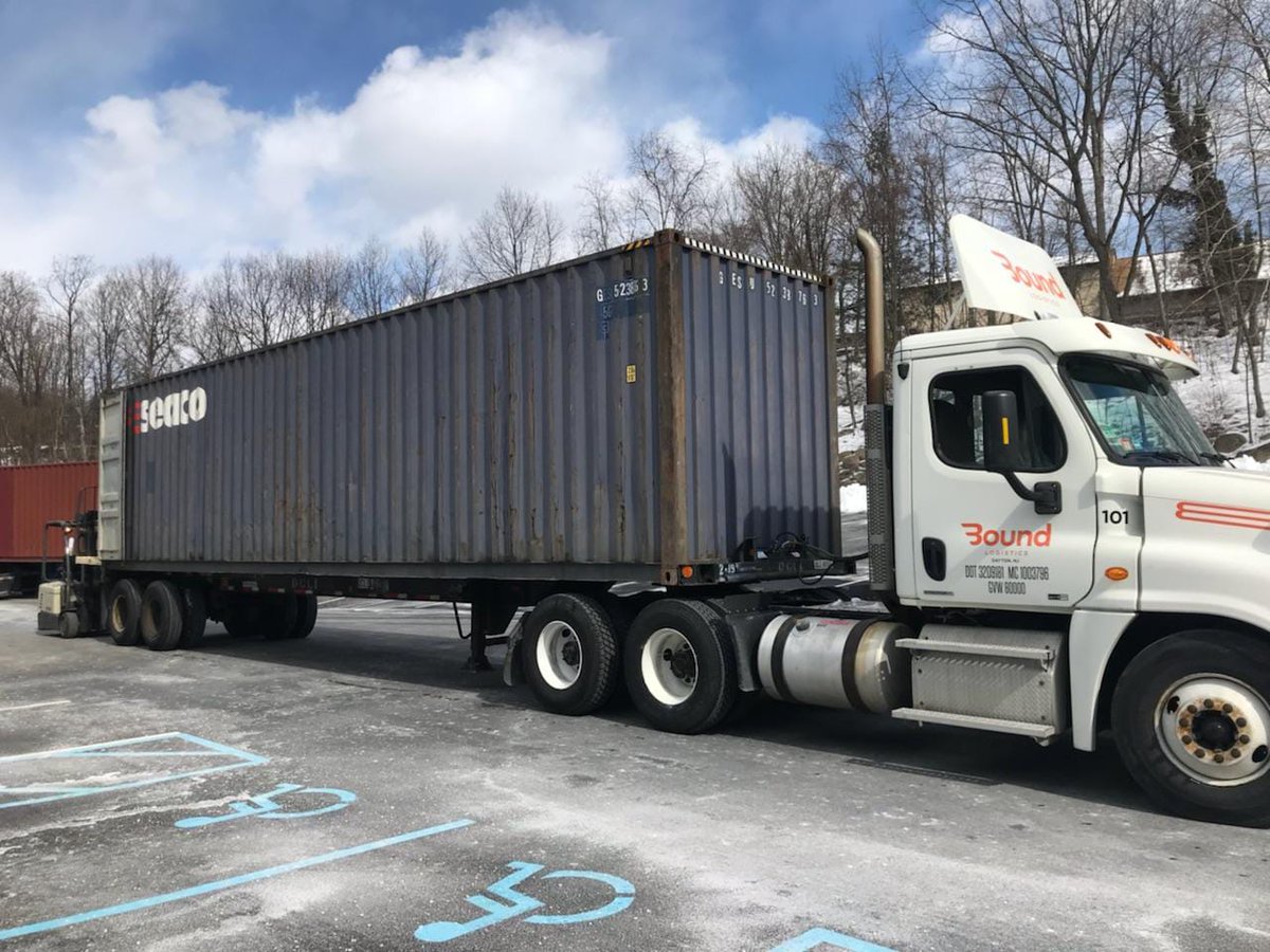BoundLogistics's tweet photo. Container after container - We don't stop!!

For all your drayage needs, contact  #BoundLogistics

#business #success #motivation #entrepreneur #sales #truck #shipments #logistics #drayage #transportation #forwarding #container #trucks https://t.co/HlceOs5Q1t