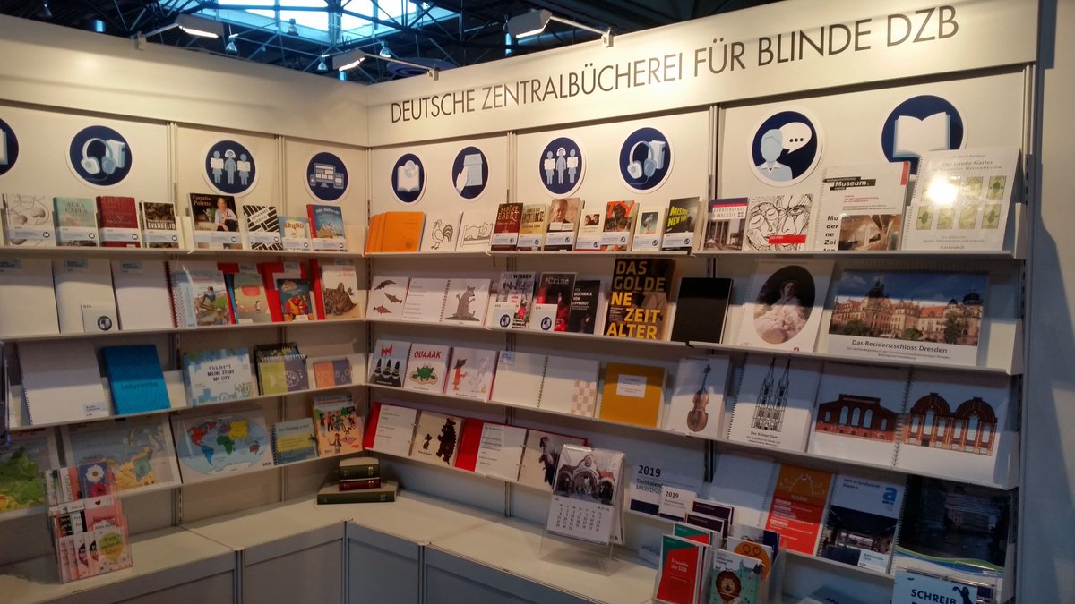 Es kann losgehen! Wir präsentieren etwas andere Literatur <a href="/buchmesse/">Leipziger Buchmesse</a>. Anders, weil zugänglich für #blinde und sehbehinderte Bücherfreunde - sonst nicht. Klingt einfach, aber... Seht selbst in Halle 3, B 301. #lbm19 #Barrierefreiheit #Bücher