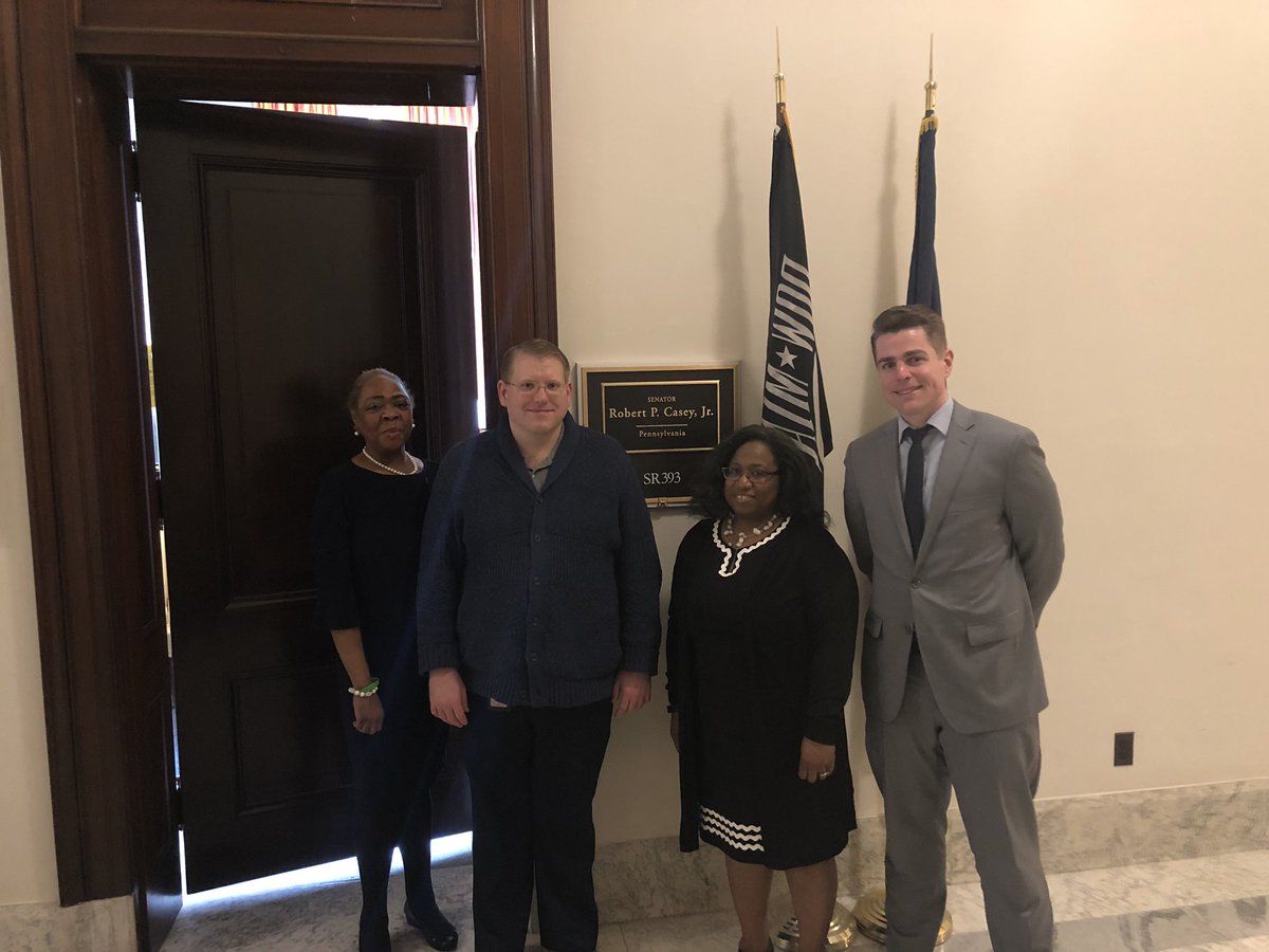 Many thanks to @SenBobCasey fascinating policy discussion on innovations in kidney care. Moving fast! #KidneyX #KidneysOnTheHill @ASNAdvocacy @ASNKidney @Crystal4kidneys @KidneyPatients