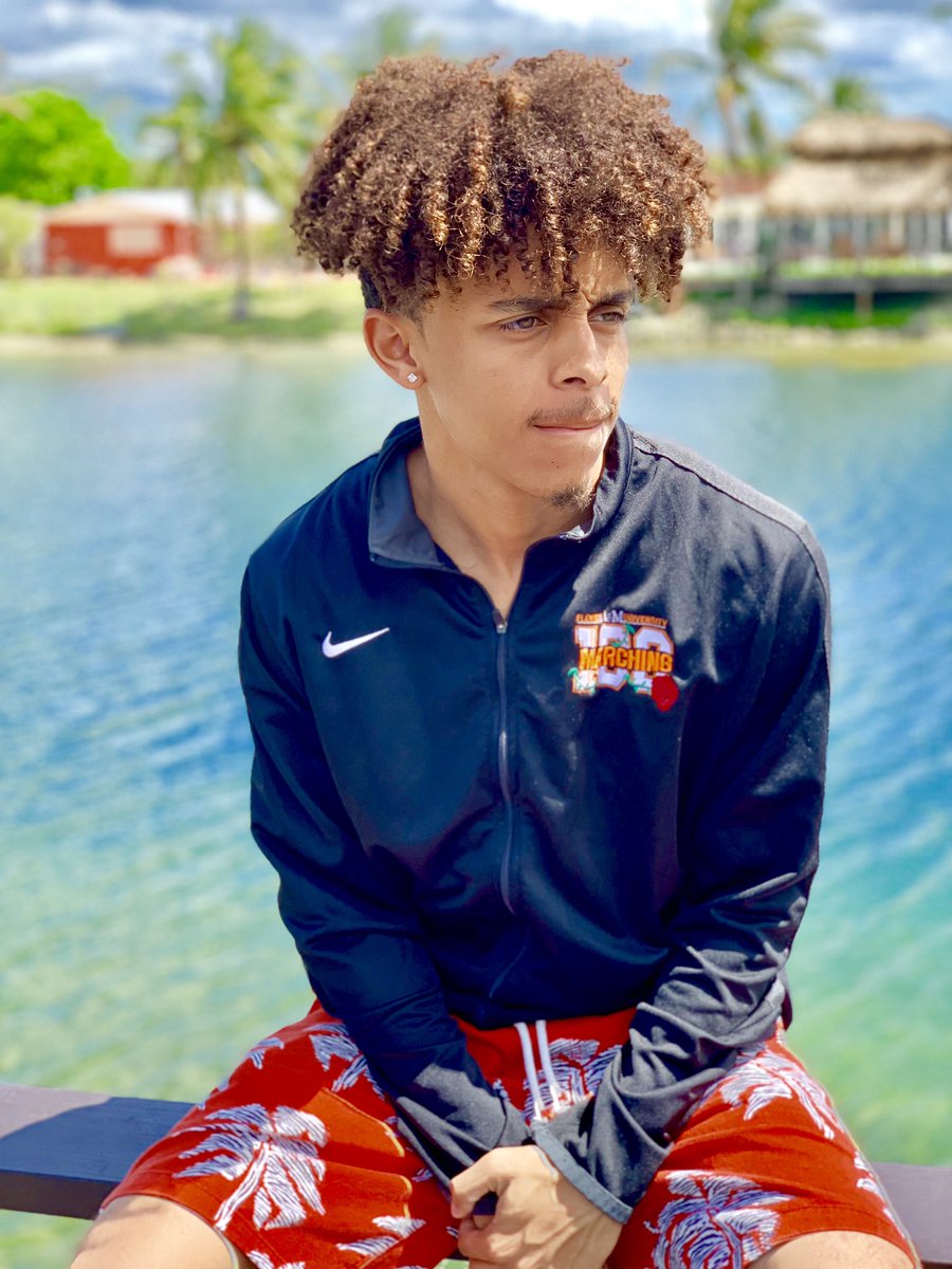 JalenBertrand's tweet photo. #springbreakmiami2019 Go big or go home๐ https://t.co/buX6UqvDFz