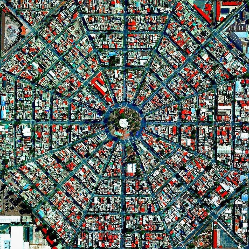 MapScaping's tweet photo. This picture from @DOverview shows the radiating streets surrounding the Plaza Del Ejecutivo in #MexicoCity. https://t.co/lvr6A9vex6