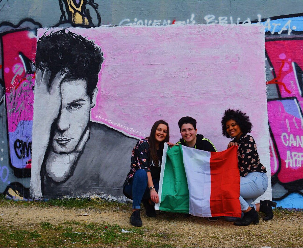 _bebawilliam_'s tweet photo. @shawnmendes we made this mural out of desperation because we couldn’t get your M&amp;G💔but mostly, to show you our big support and  to give you a warm welcome to Turin,-4 and we will see you in live!hoping to be able to hug you some way this Sunday 😭#MendesArmyTurin @ShawnTeamITA https://t.co/e4JZRPWU2i