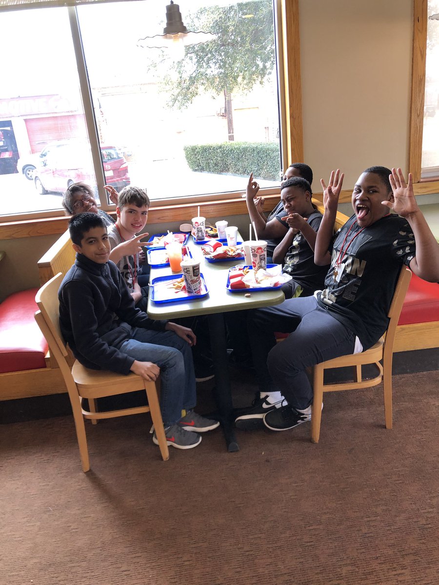 masseySSS's tweet photo. Today we went to @Wendys for our CBI they were so great helping us count change and helping us order with our core boards! Support LH Wendy’s! #RISDSSS #teamlhjh #sayitmorewithcore #RISDSLP @AdamWeimerSLP https://t.co/5qZnx7HtE6