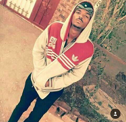 انا محمد فتحي مختار ✌❤
اتعهد الان بي انا اقدم روحي فداء للوطن ✌
من اجل ان يعيش اخوتي كرماء اعزاء ✌

#بكرا_الموكب_في_سنار 
#تسقط_بس