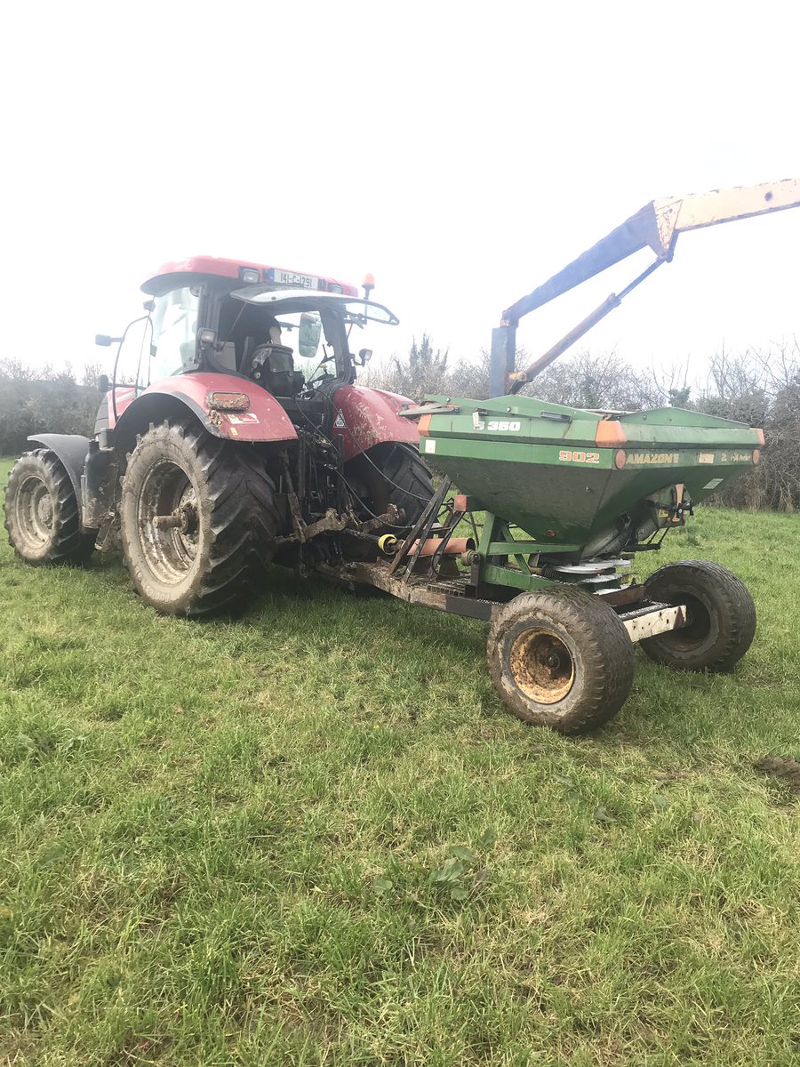 Vantage_Ire's tweet photo. EZ Guide 250 in operation today. High-quality guidance for precision application. For more information see: https://t.co/z8lJjtp1Sc #EZGuide250 #precisionag #PrecisionWithPurpose #farm365 #farming https://t.co/Xz3VIClVz9