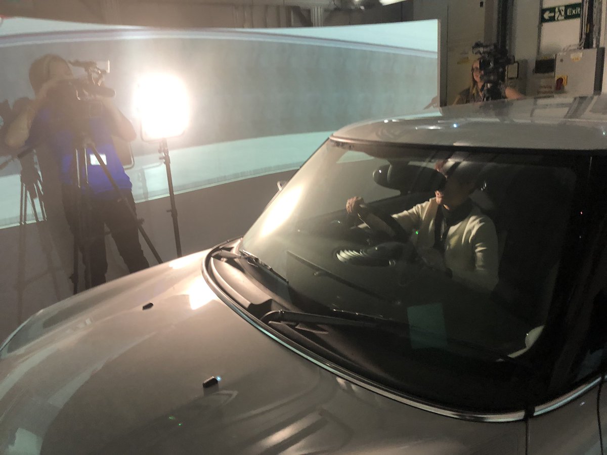 LincsRSP's tweet image. Working with ITV’s Good Morning Britain about phone use in cars #cognitivedistraction @IAMLincolnshire @SgtTempo @Kerrinwilson999 @lincspolice