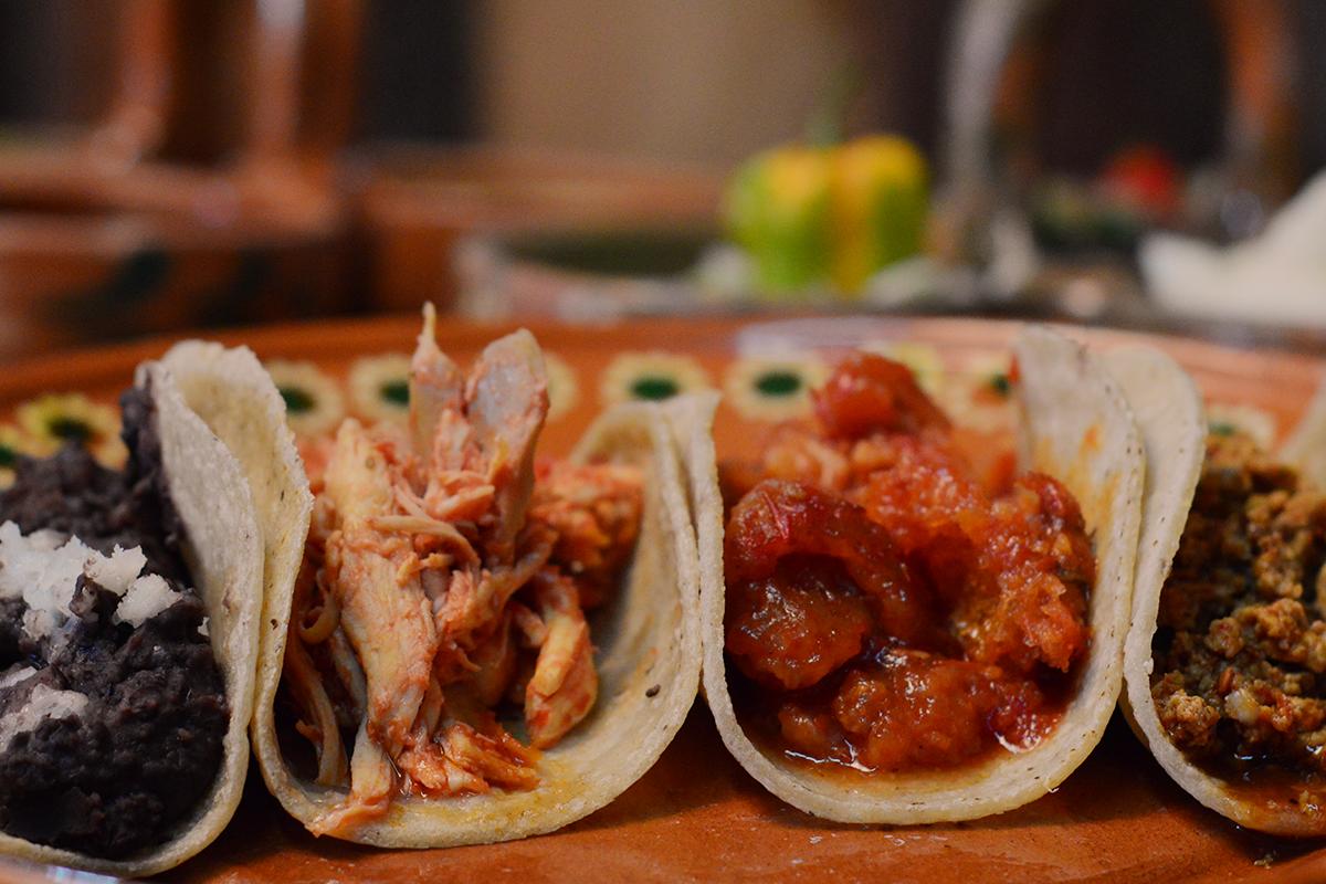 DANIELA_ANTOJOS's tweet photo. Tacos de Guisado
Frijoles
Pollo enchilado
Chicharrón guisado
Huevo con chorizo
también hay de.-
Mollejas de Pollo
Arroz con Huevo duro
Bisteck
Chile relleno
Chicharrón prensado
Huevo con Jamón
Moronga
Costillas de Cerdo
Cual es tu favorito? https://t.co/kz06r8OcEp