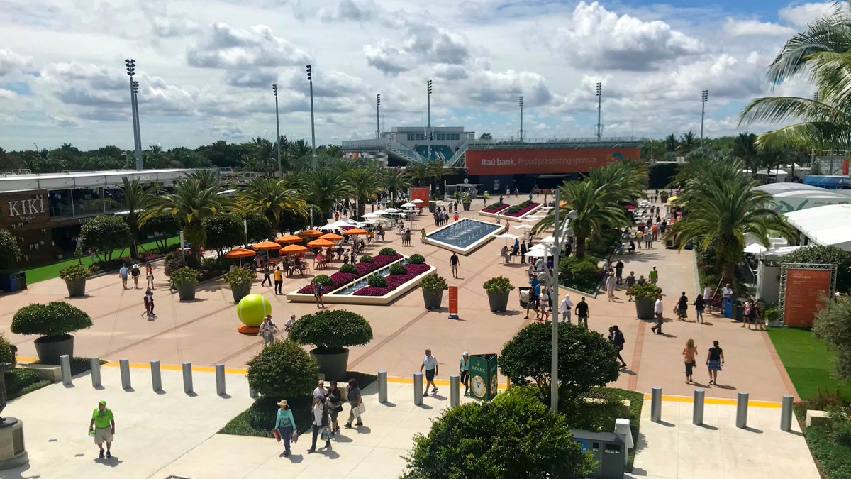 RossettiMatt's tweet photo. Enjoying the sights and sounds of the campus after the #MiamiOpen ribbon-cutting ceremony. The vision of Steve Ross and the @MiamiDolphins @TomGarfinkel finally realized! https://t.co/gQ066L4lqg