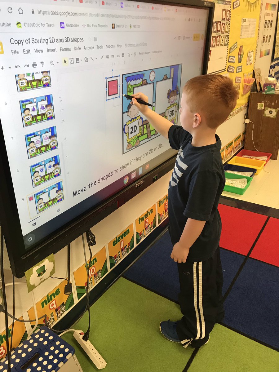202shenanigans's tweet photo. Using Google Slides to sort 2D and 3D shapes! #robinsonISD #kindermathrules @RobinsonPrimary @robinsonisd https://t.co/VykJIMkctj