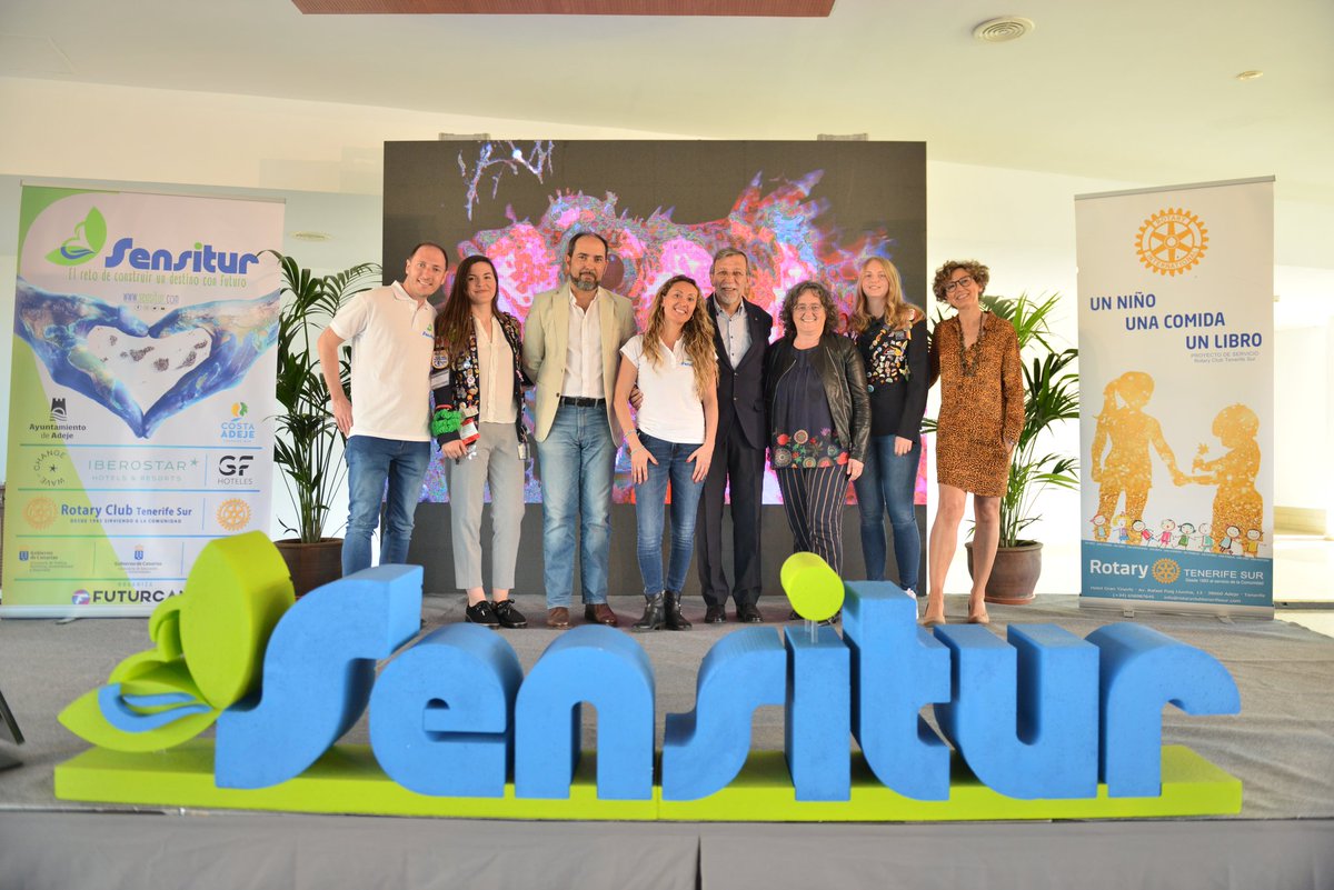 sensitur's tweet photo. Un día MÁGICO: @sensitur #Adeje arranca desbordando pasiones y experiencias para que los más jovenes creen un planeta más #sostenible.
🌏🌱 Más de 300 alumnos en el #CDTCA de #Adeje para vivir una jornada llena ilusión, conciencia medioambiental y sostenibilidad. https://t.co/nOSl1TVlfj