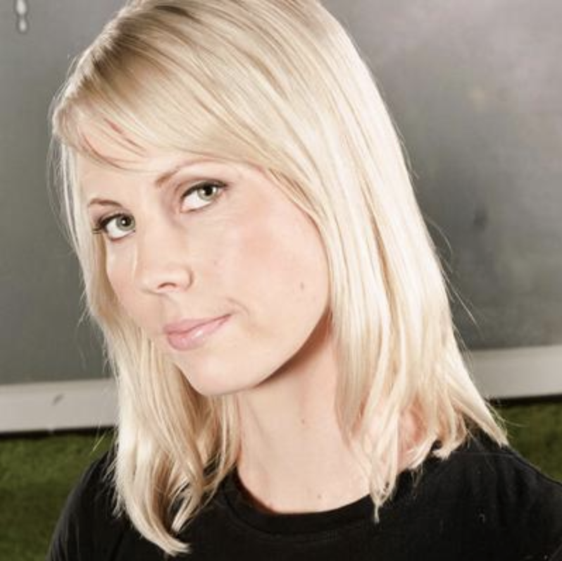 Avaaz's tweet photo. ANNOUNCING the first recipient of @Avaaz #TransformTrumpTweets impact grant! Journalist and #disinformation detector @JessikkaAro wins $10,000 USD to further her work investigating #Kremlin trolls. Congratulations Jessikka! https://t.co/GUfv8mxj3q (1/4) https://t.co/6HMZEFTtgZ