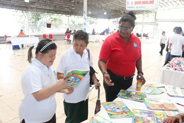 IPHEinclusivo's tweet photo. @IPHEinclusivo presente en feria por Día Mundial del Síndrome de Down  https://t.co/uPXaYbbPaB  @mgv2205 @PresidenciaPma @lnbpma @Senniaf @SenadisPma @MIDES_PANAMA @Meduca_Panama @down_panama https://t.co/DjZfdnrk91