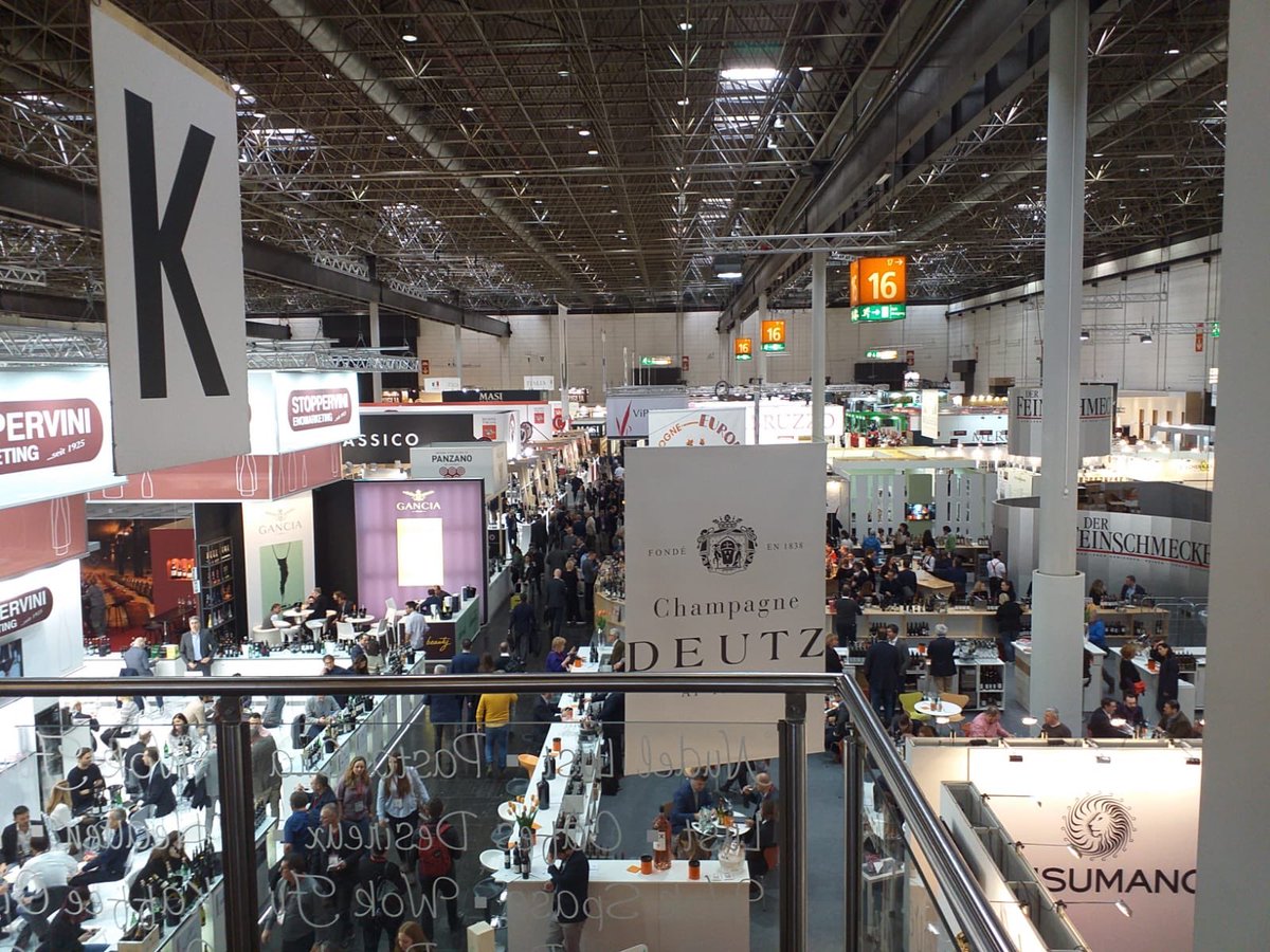 PgFerrarese's tweet photo. Il business internazionale del settore vinicolo si incontra a @ProWein : Giovani di Confagricoltura Verona presenti! 
#GiovaniDiConfagricoltura #Verona #Prowein2019 #ViaggiarePerCrescere #ViaggiarePerVincere https://t.co/o3i46QuERl