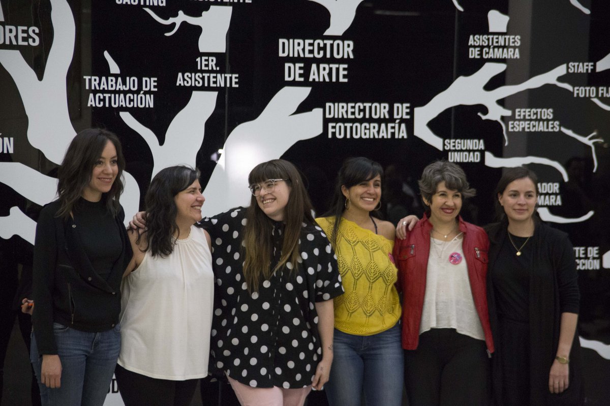 imcine's tweet photo. 'Filmando No Acosando' es el taller que busca prevenir situaciones de violencia en los equipos de rodaje. Paulina Romo y Mariana Félix de #MujeresLab nos hablaron de él y de cómo está cambiando la presencia de las mujeres en el gremio audiovisual. 

https://t.co/L1xs4bpyjv https://t.co/eHtVIfwXyR