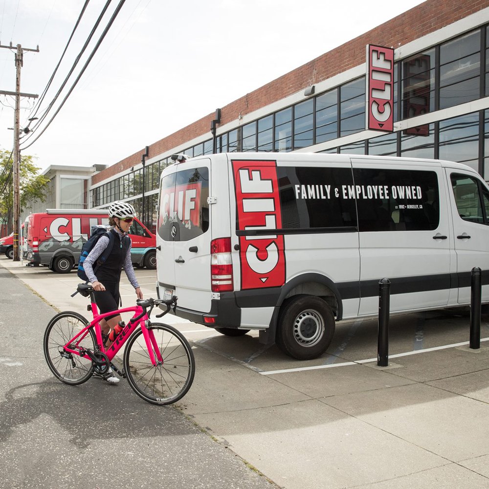 bikearmag's tweet photo. Transportation is one of the largest contributors to greenhouse gas emissions in the US. Reduce the number of solo car commutes and replace with more bikes, walks, and carpools. Link in bio  
.
.
#ExperienceArkansas #CommuteArkansas #biking https://t.co/O57KgXxXcJ