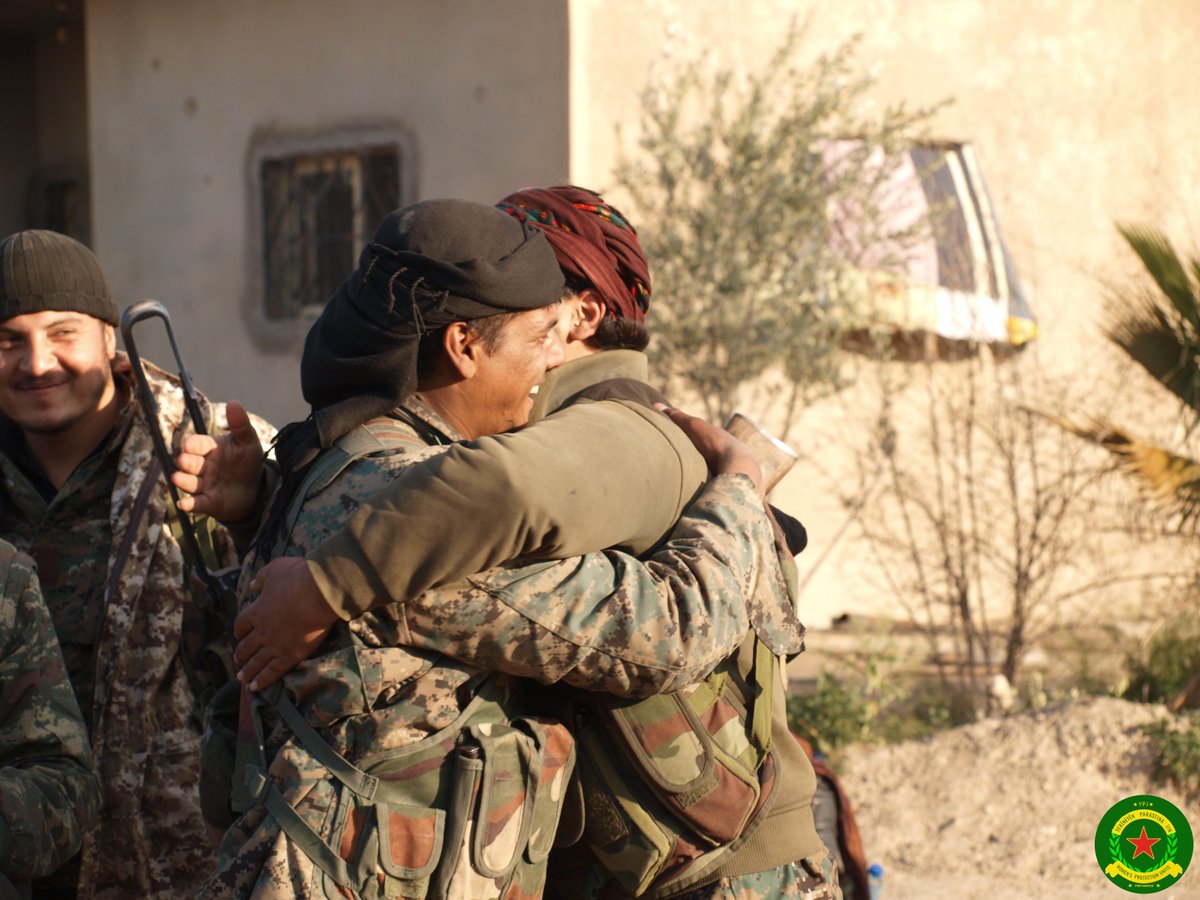 YPJInternation3's tweet photo. Few #SDF units left #Baghuz-front to go home,after succefully fighting #ISIS. Together they commemorate the Sehids & celebrated. Remember all meaning of this war, there are no words describing this atmosphere, looking in all this beautiful faces, reading in their eyes. #YPJIntDeZ https://t.co/trN5LgOLS4