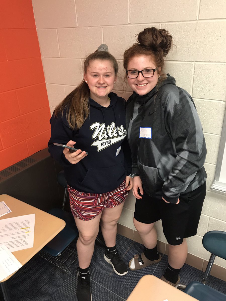 EdwardsburgPSF's tweet photo. #phoneathon #edwardsburg https://t.co/c2XKdlWgNJ