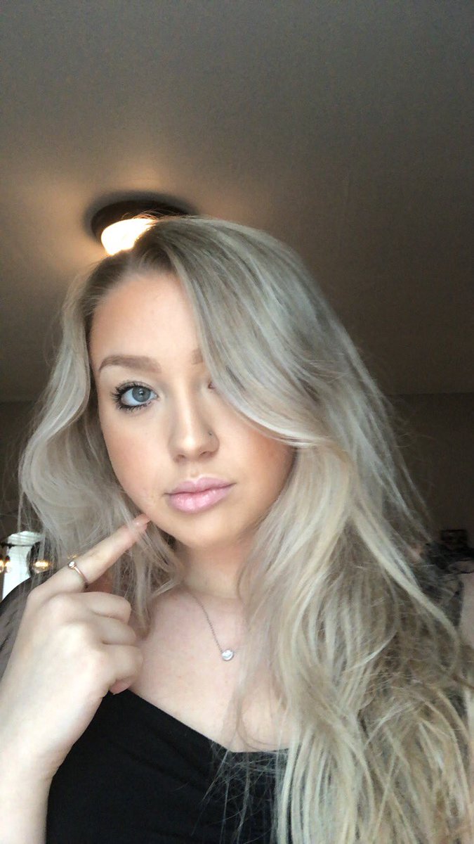taliiiiaaaa's tweet photo. just wanted to remind y’all that my best friend is HOT https://t.co/mIXKi2ZAvY