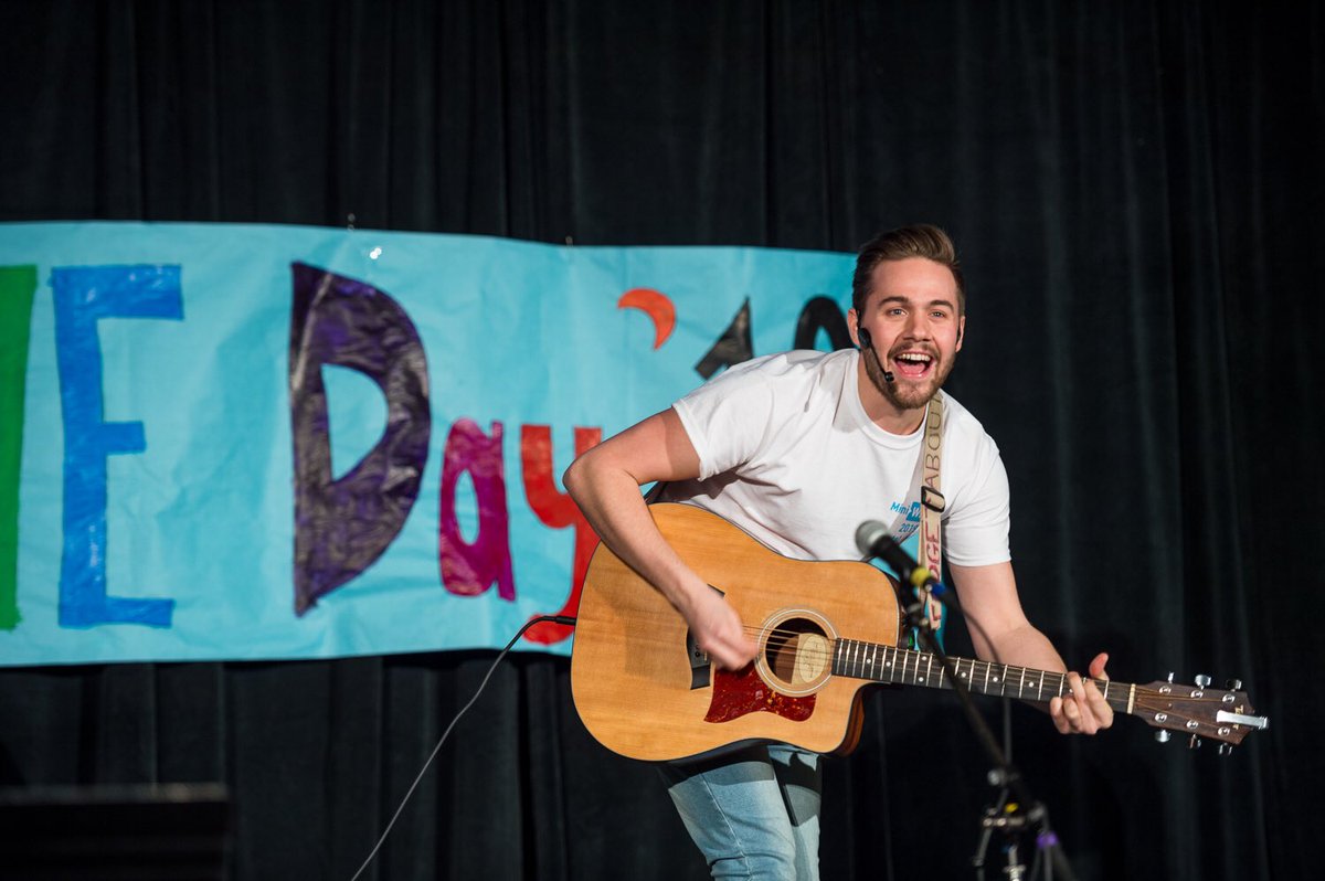 ConnorMorand's tweet photo. A bit late, but I wanted to say a MASSIVE thank you to @CollingwoodCavs in Vancouver for having me speak for their 6th annual Mini We Day! Your students and faculty have awesome and infectious energy that doesn’t go unnoticed. Hope to see you again soon! 😊🎸 https://t.co/BljVm1wGdh