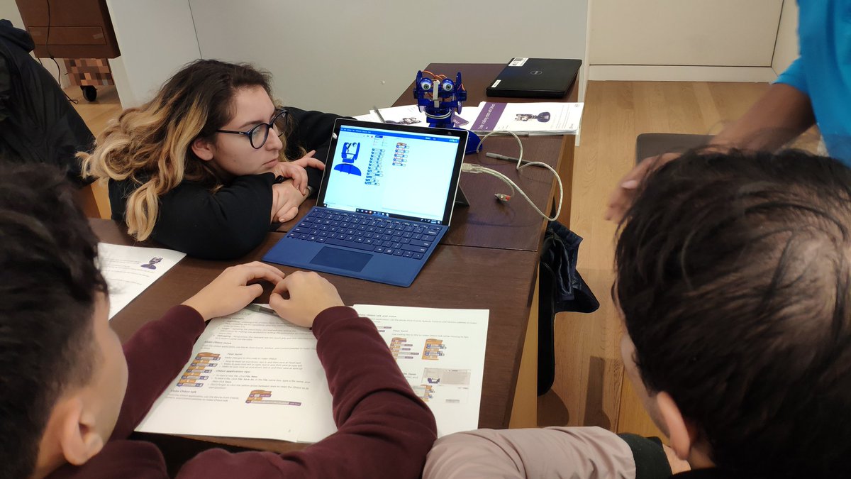 HHSGreyhounds's tweet image. CTE IT students are getting hands on training with Microsoft technology. Coding is fun when you're programming a talking robot! @CPSNetwork16 @ChiPubSchools @Microsoft #CodingRobots