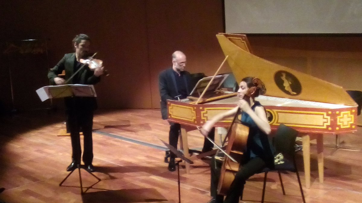 fxverger's tweet photo. Concert de lancement du festival Musicales en Auxois au @MuseoParcAlesia, par Le concert de l'hôtel Dieu. A retrouver au @chateaubussy 3|08. https://t.co/vCzxelv8MV