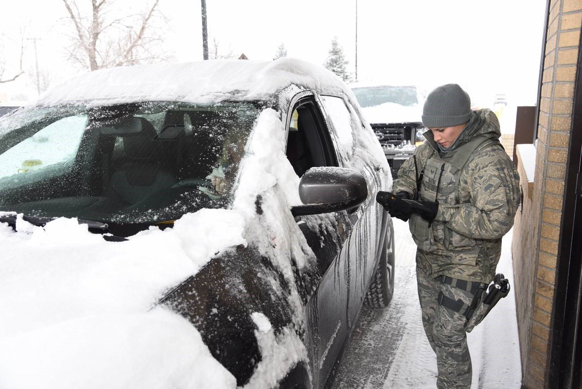 20thAirForce's tweet image. It’s the first day of spring! Today the length of day and night will be nearly equal. Who’s ready to say goodbye to winter?!🙋

At #20AF, blizzard, rain or shine, the nuclear mission never stops. 

Our #Airmen are always #OnAlert and #CombatReady.