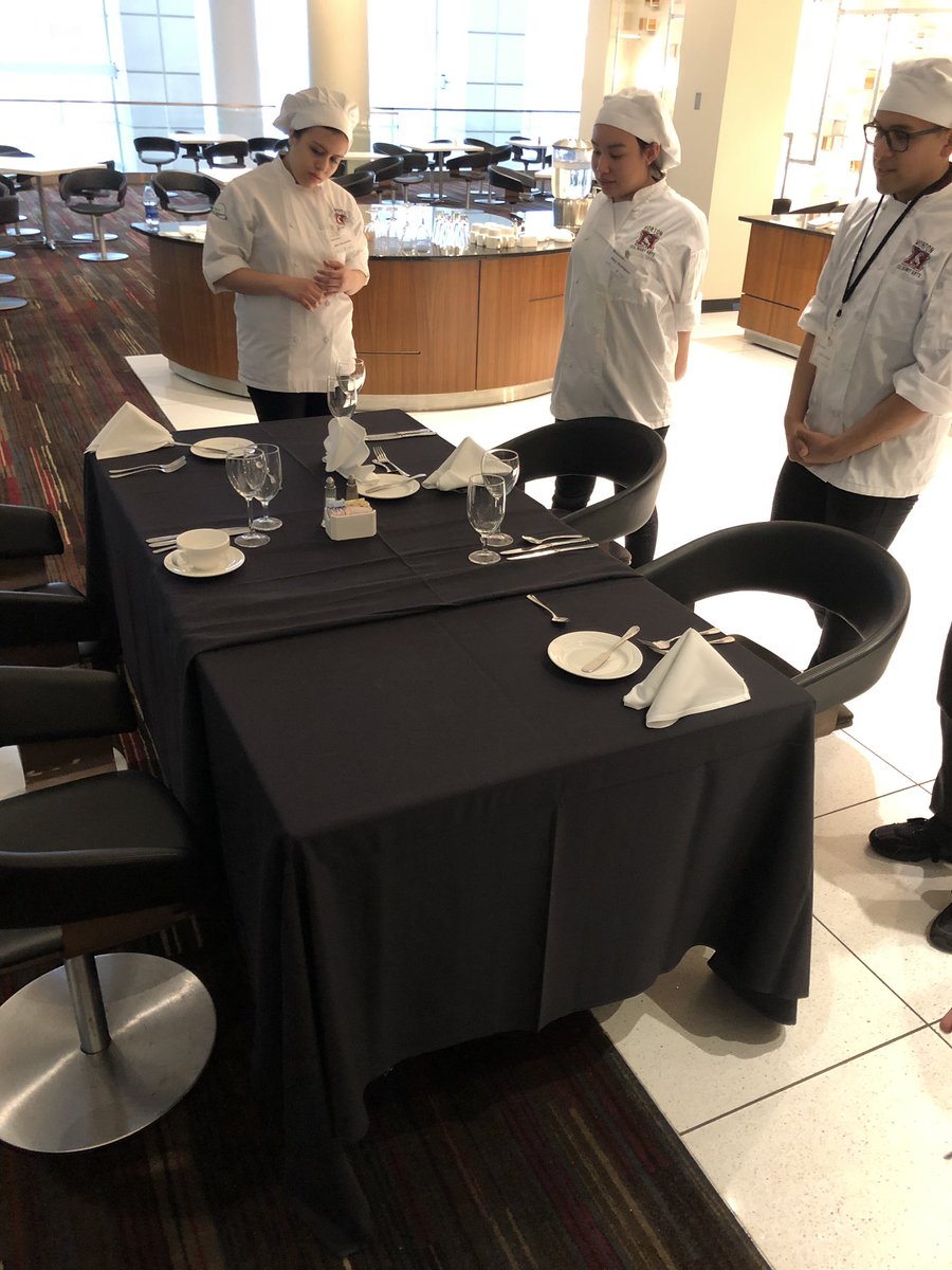 mrs_delmonaco's tweet image. Culinary students learning the importance of front of the house presentation - it’s not ALL about the food!! Experience is everything too! 🍽  #savorchicago #morton201 #MortonPride #OrgulloMorton