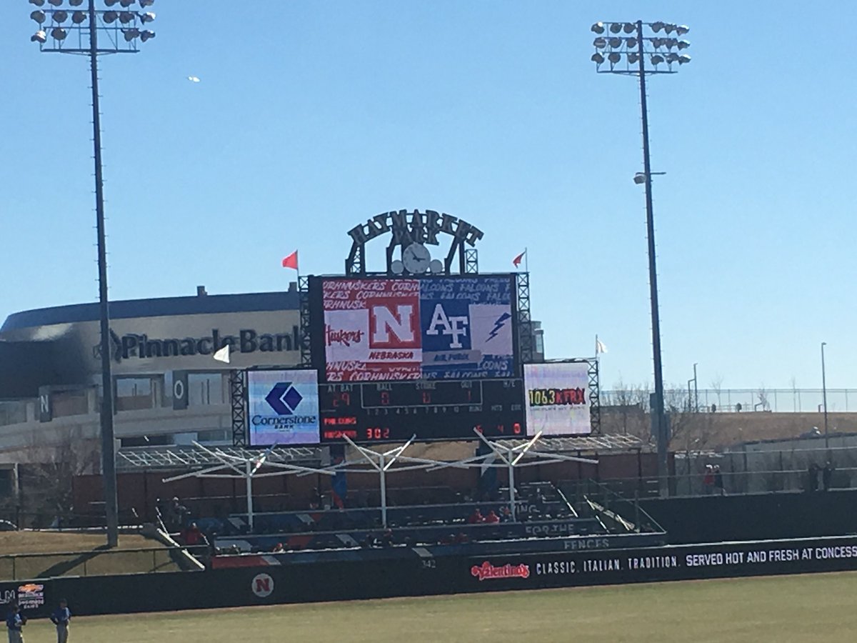 SayGinaNotJenna's tweet photo. Great way for @NUCompliance  to spend the lunch break @Husker_Baseball https://t.co/nqhEC8y8Dd