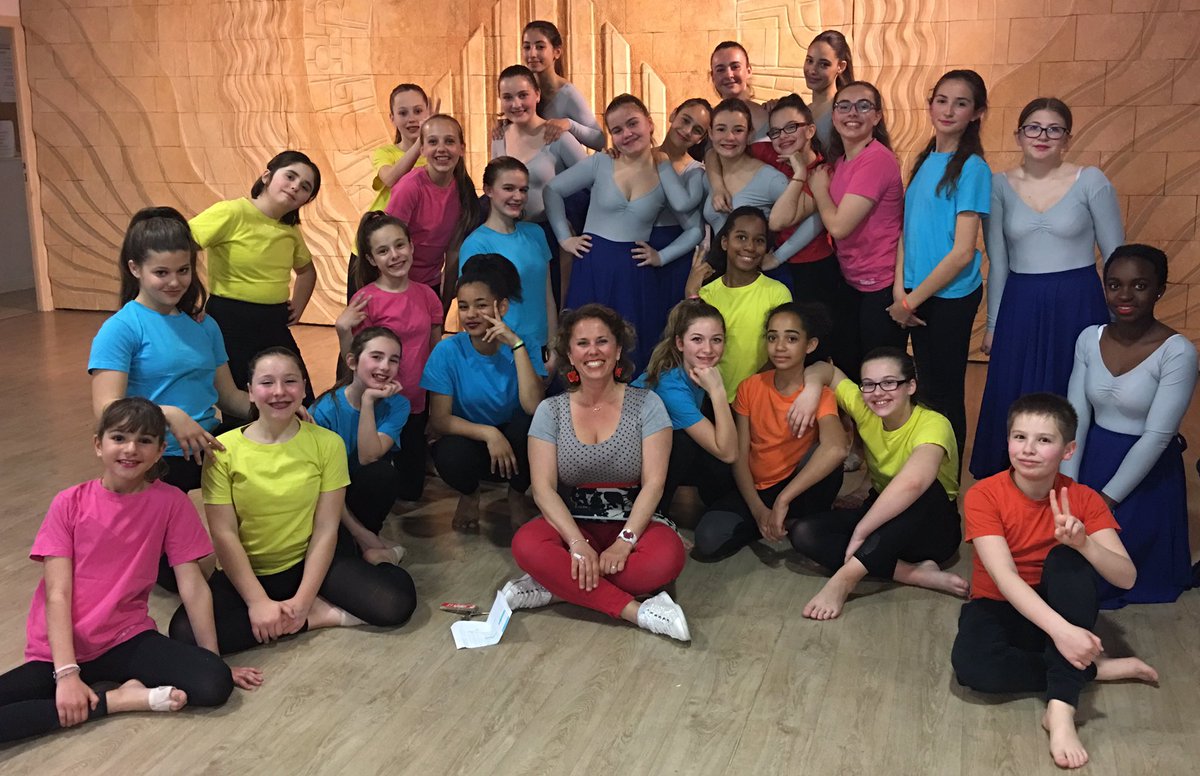 ClasseChad's tweet photo. Réalisation d Un beau spectacle au conservatoire de Toulon pour nos 29 élèves de la classe Chad. Bravo les artistes 👌#Draac #academienice https://t.co/yL0KdJTQIH