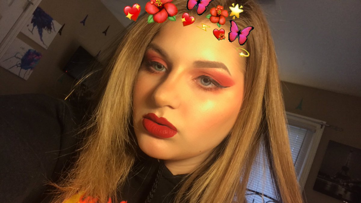 AmelieBrooker's tweet photo. Selfies for this cutie named @sebtsb 💕❣️ #selfiesforseb https://t.co/dDpcXTgPR2