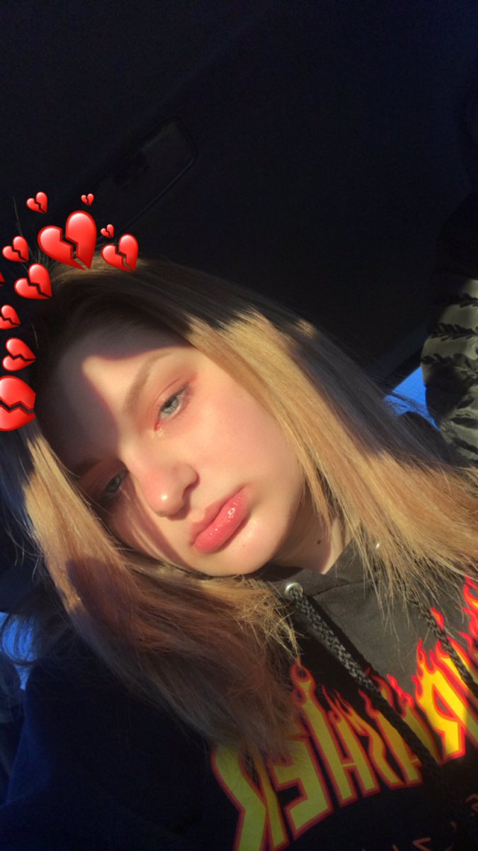 AmelieBrooker's tweet photo. Selfies for this cutie named @sebtsb 💕❣️ #selfiesforseb https://t.co/dDpcXTgPR2