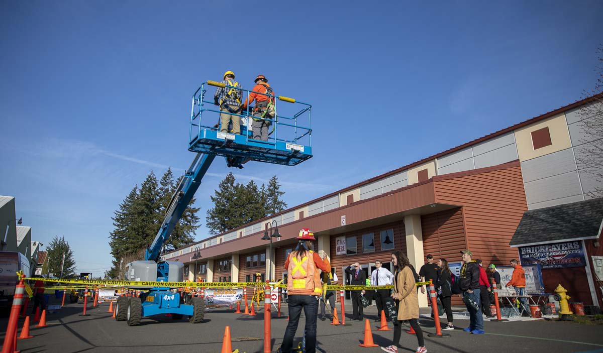 NewsFromCCT's tweet photo. Workforce Southwest Washington hosted the 2019 Youth Employment Summit with support from over 60 companies. https://t.co/PocsnO1DM0
#Workforce #Worksource #Peacehealth #DiscoverOrg #LiUNA #YES #YouthEmploymentSummit #YouthEmployment #ClarkCountyWa #RidgefieldWa #LocalNews https://t.co/bf5hT6djce